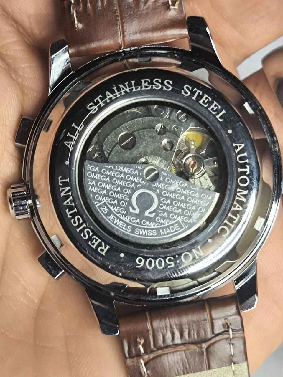 ساعة من ماركة اومگا OMEGA

تحفة فنية 
مكينة اوتماتيك تعقيدة كورنكراف (جميع السناتر شغاله)
ميناء مميزة مزودة بمنفذ تاريخ مع فول لامينوس ارقام واميال 
زجاج زفير ضد الخدش 
نظام شمسي قمري☀️🌑
ضد الماء والغبار 
ظهر كشف 
جلد طبيعي 
قفل فراشة
الساعة مختمة بالكامل 

السعر :-70ع اول تم 
للحجز والاستفسار يرجى مراسلة الصفحه


**إذا كنت صاحب هذا الإعلان وتريد حذفه لأي سبب، رجاءا أرسل رسالة إلى الدعم الفني**