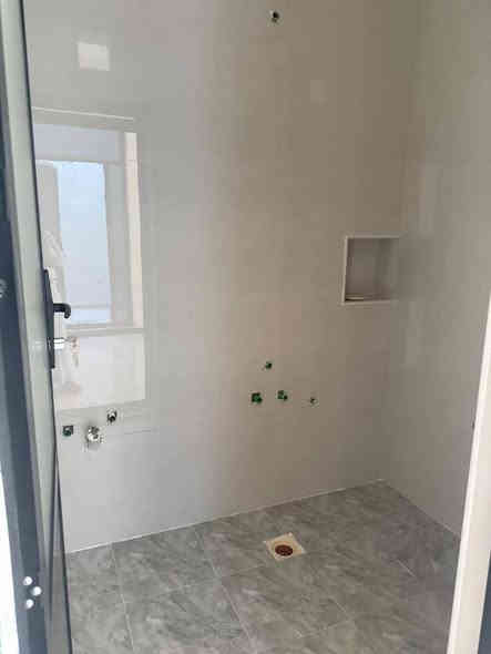 اعزائنالمشاهدين
جمال التفاصيل تجدونها من خلال هذا العرض الراسخ بجمال تفاصيله
تم انجاز مجمع كامل يضم مجموعة من المنازل تصميم متقارب واحد بجانب الآخر واجهيات متعوب عليه تنفيذ واشراف من قبل كادر خاص متمرس في التصميم والتنفيذ🏠🏠🏠🏠
#شاهدو_تشكيله_الموسم في_قضاءابي  الخصيب طريق سيد حامد مقابل مدينه الاندلس السكنيه
📍#منازل: بمساحات مختلفه نباع اكثر من منزل في هذا الموقع بقيه منزل
ويوجد منازل قيد التنفيذ غيرها
#للعلم_الأرض_مصبوبه رفت قبل الانجاز  📍#مساحته :160م
📍#والسعر :105وقابل للتفاوض مع المشتري
📍#نوع: العقار طابو زراعي عراقي باسم صاحب البيت ادفع المبلغ واستلمه بعد المكاتبه 
📍#نوع :البناء بلوك
التفاصيل استقبال صاله مطبخ  غرفتين منام وصحيات داخليه وخارجيه وكراج 
اذا تحب تشوف العروض تفضل لزيارتنا لمشاهدة هذه المنازل للاستفسار #الاتصال: على الرقم التالي 
***********
