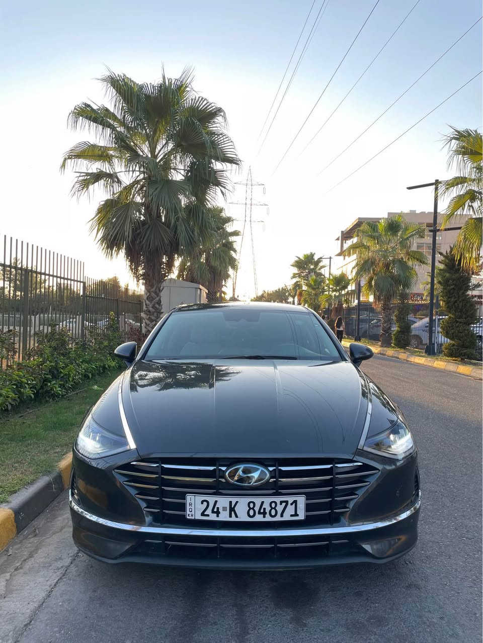 Hyundai Sonata 2021
هيونداي سوناتا ٢٠٢١
مواصفات SE

مكينة ٤سلندر حجم ٢.٥لتر تنفس طبيعي
ماشية 93 و بحالة جداً ممتازة 
وسعرها جدا مناسب بالنسبة لخواتها  
رادار امامي 
قيادة ذاتيه 
درايف مود 
وادار خلفي 
اوتو ستارت 
اوتو ستوب 
اوتو هواد 
كامرة وشاشة 
كار بلي 
سيارة ما عوزها اي شي 
السيارة ربع جاملغ خلفي +قبغ جنطة مبدل بدون ابرياك بدون دواخل بجم كبس حتا دعامية كدام بودن صبغ 
السيارة رقم دهوك الدولي سنوية جديدة و باسمي و اكيد شرط التحويل 
مكفولة من كير و محرك و كهربائيات

مكان السيارة

***********
*********** دهوك, العراق
