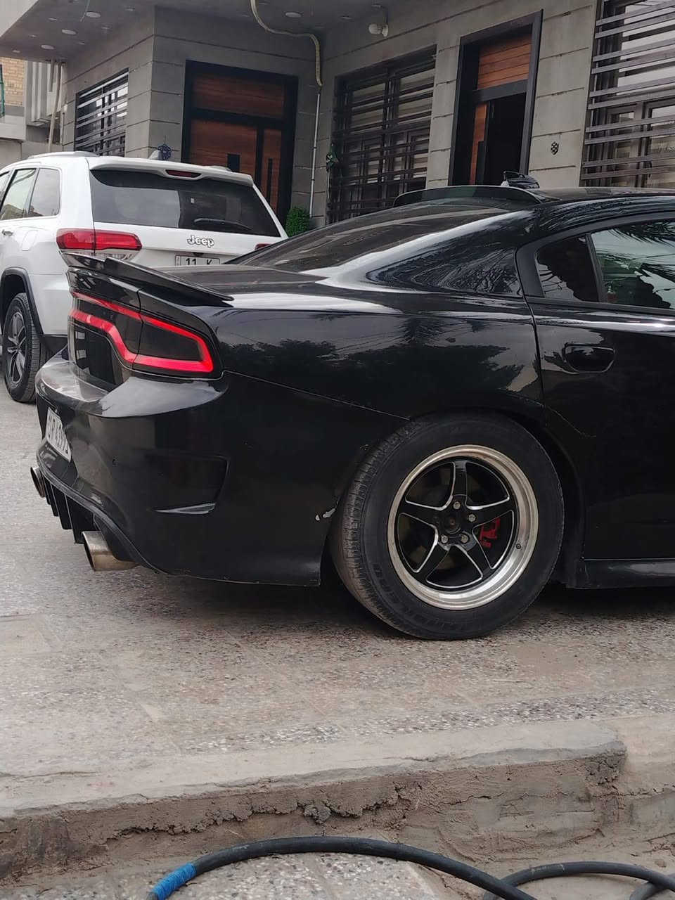 السلام عليكم للبيع دوج جارجر rt 5700 ماكس موديل 2015 السياره جديده جدا ومابيها نقص برغي ضرره موضح بصور بسيط جاملغ وبنيد تحديث وجاملغ خلفي شويه بي
المواصفات /
فتحه سلايد روف 
كشنات شامو حضن بلاد
تدفئه تبريد بالكشنات 
سوبر تراك باك 
كشنات الاماميه كهرباء 
تدفئه بالكشنات الخلفيه
حساسات خلفيه 
سماعات بيس
كشافات بلاد
رادار جانبي 
السياره مابيها نقص جاهزه باسمي السياره عليه تفريغ وبرمجه السياره كلش قتصاديه سعره 169$
للاتصال /***********
