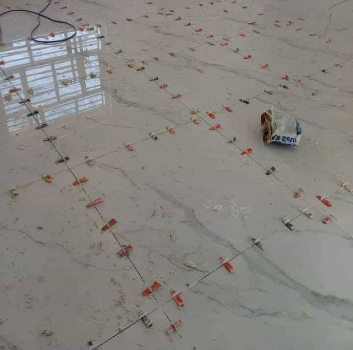 سلام عليكم شتغل تطبيك بورسلين +سيراميك الخالع وتنضيف وتطبيك رقمي ***********
