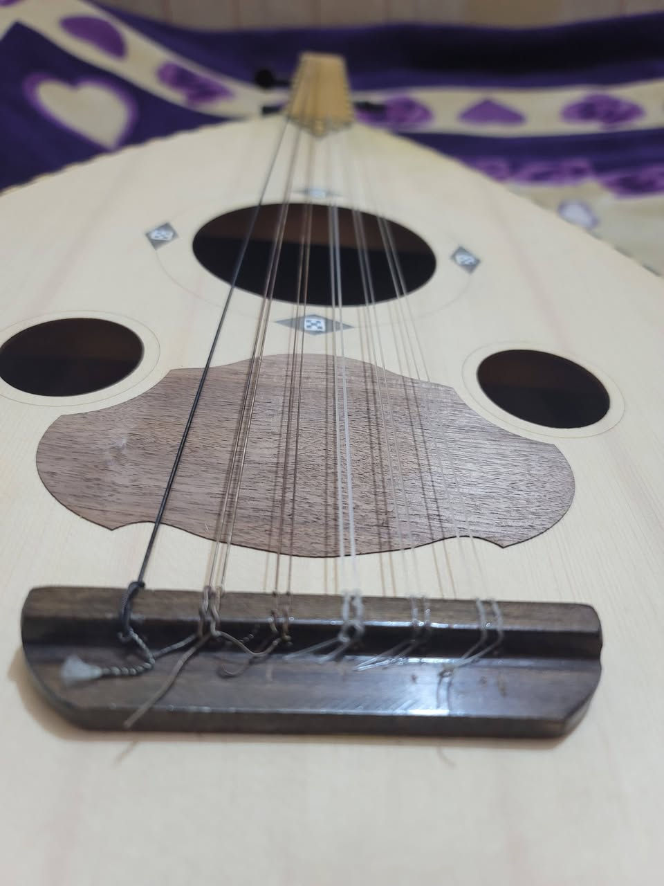 سلام عليكم عود فرابي خشب الضهر جوز وزان ولوجه سيدار العود صناعه 1921وياه جنطه اي ضرر مابي ماعده اوتاره قديمه صارهن سنتين بي سعره ١٩٠ مكاني بصره الي رايد العود هاذه الوات ساب مالي يتصل ويدلل ***********
