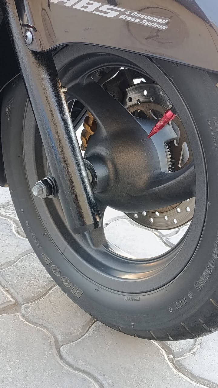 08 مكفولة من كلشي ماشية 20 الف يعني اخت الرمبة، مكاني بصرة
وكلشي شغال نظام ABS
والجناي يعرف مواصفاته 
ما اريد اكثر حچي الصور تحچي 

السعر 12 ورقة قفل ما اتناقش بي 
لأن ما متوازي على بيعتها دراجة خير من الله ما تعجبك اعبر المنشور والله يرزقك بالأحسن منها
***********
