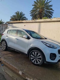 كيا سبورتج 2017 خليجي محرك 2000 دوش مكفوله من الصبغ والضربه رقم بغداد ...