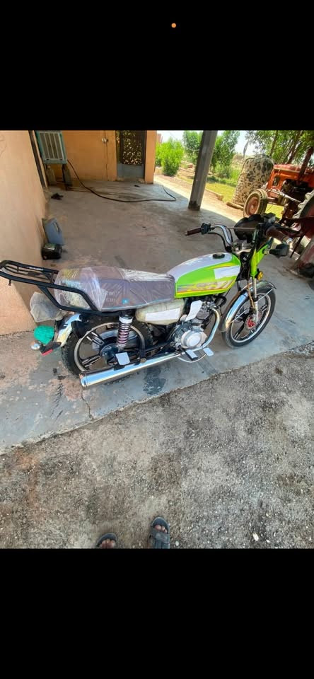 سلام عليكم

🏍️سولنك سفان ٥ كير 2024🟢🟢

1️⃣دراجه شلعه ومعدل خير من الله 

2️⃣اوراق كامله 

محرك ٢٠٠ cc

3️⃣محرك ما مفتوح 

4️⃣دراجه شوفت عينك خير من الله

5️⃣تايرات جدد 

6️⃣لون مميز 🍏

7️⃣كرهباءيات كامله 

8️⃣لايت لد زنون عالي ناصي 

9️⃣شاشه أضويه بالتوث شغال بس الكيج طافي 

مكان سريع الدولي الجسر السابع 

لاستفسار الاتصال عله الرقم ***********
