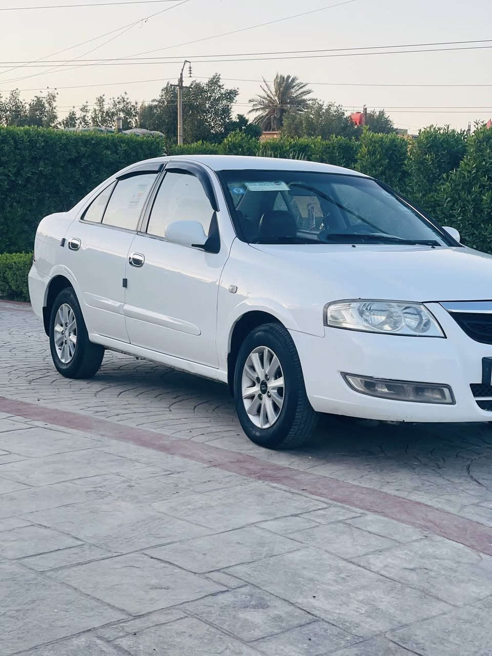 سلام عليكم نيسان صني موديل ٢٠٠٩ سياره جديدة بدون صبغ كير مكينه داخل جديد تحكم ستيرن وشاشه وحاسات خلفيه وكامره معروضه ب ٨٦ وبيه مجال مكاني بغداد البياع للاتصال ***********

