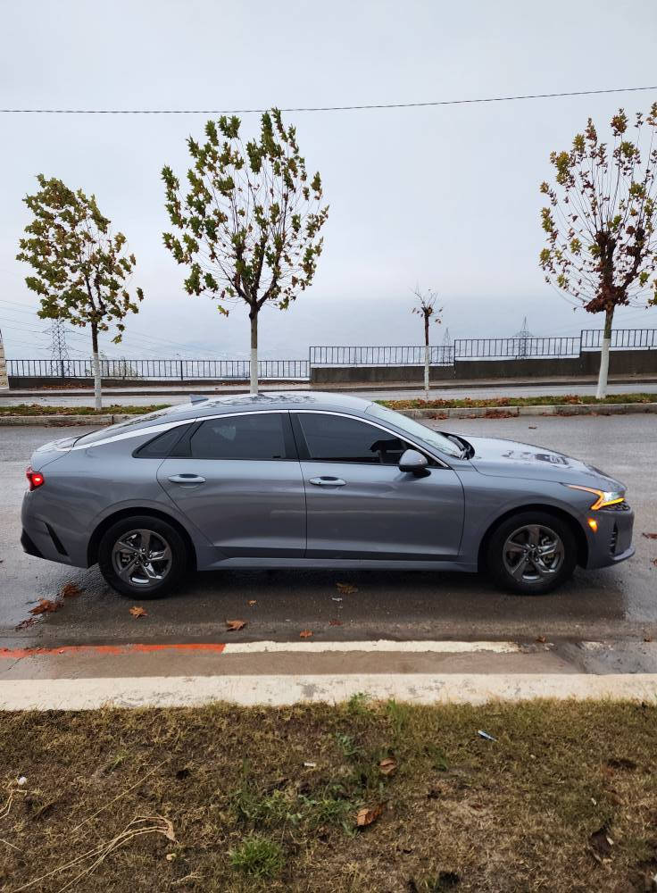 للبيع kia k5  LXS وارد امريكي 
/ موديل 2023
 بدون رقم تترقم أربيل دهوك سليمانية تكلفة الرقم 10ونص ورقات
 ** لون السيارة سماوي  داخل اسود 
 //    السعر / 142 $     
مواصفات 
بصمة 
تشغيل عن بعد 
شاشه 
لايتات زنون LED
فول تحكمات ستيرن
رادار جانبي
رادار امامي 
تحديد مسار 
اوتو هولد 
4وضعيات قياده 
هندبريك دكمه 
تبريد منفصل 
ماشيه 54 mil مشي امريكا سياره جديده جدا 
حادث سطحي باب خلف السايق صبغ نص باب السايق صبغ جاملغ امامي صفة النفر صبغ  +   حافت البونيد + تعديل بارد  واحد 
*** ايرباك السيارة ماطاك فقط برده 
** رقم شاصي.    5XXG14J2XPG216370
مكان السياره دهوك 
السعر /142 $
 وتساب ... كورك   *********** بغداد, العراق
