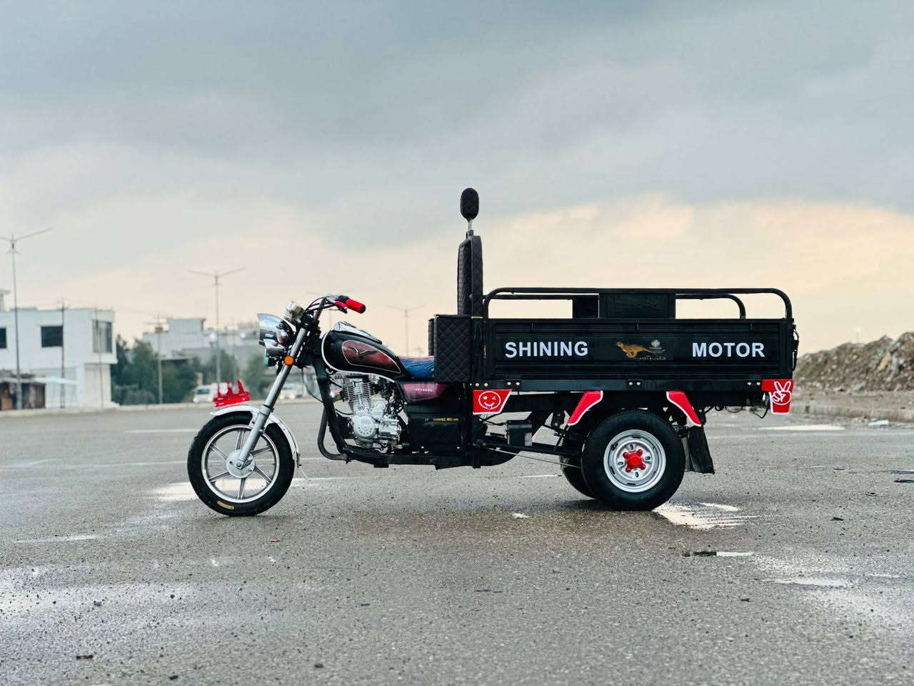 سلام عليكم عندي هاي الستوته 2020 بلادي قلاب بليته ومنفيس شرط ركبه محرك صفر الستوته كلها ع بلاد بدون صبغ ستوته حلوه واحله من الصور السعر مليون 300 وبيها مجال حك الجيه شراي خابرني مامتواجد ع فيس رجاء المو شراي لا يكسر بمال العالم تحياتي للجميع *********** ‏‪***********‬
