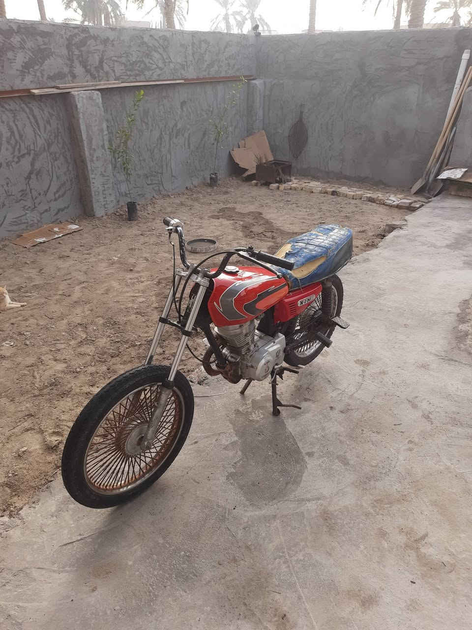 السلام عليكم للبيع تايكر موديل ١٩ كلك شغاله السعر ١٥٠ وبيه مجال مكاني حله الشراي يتصل ***********
