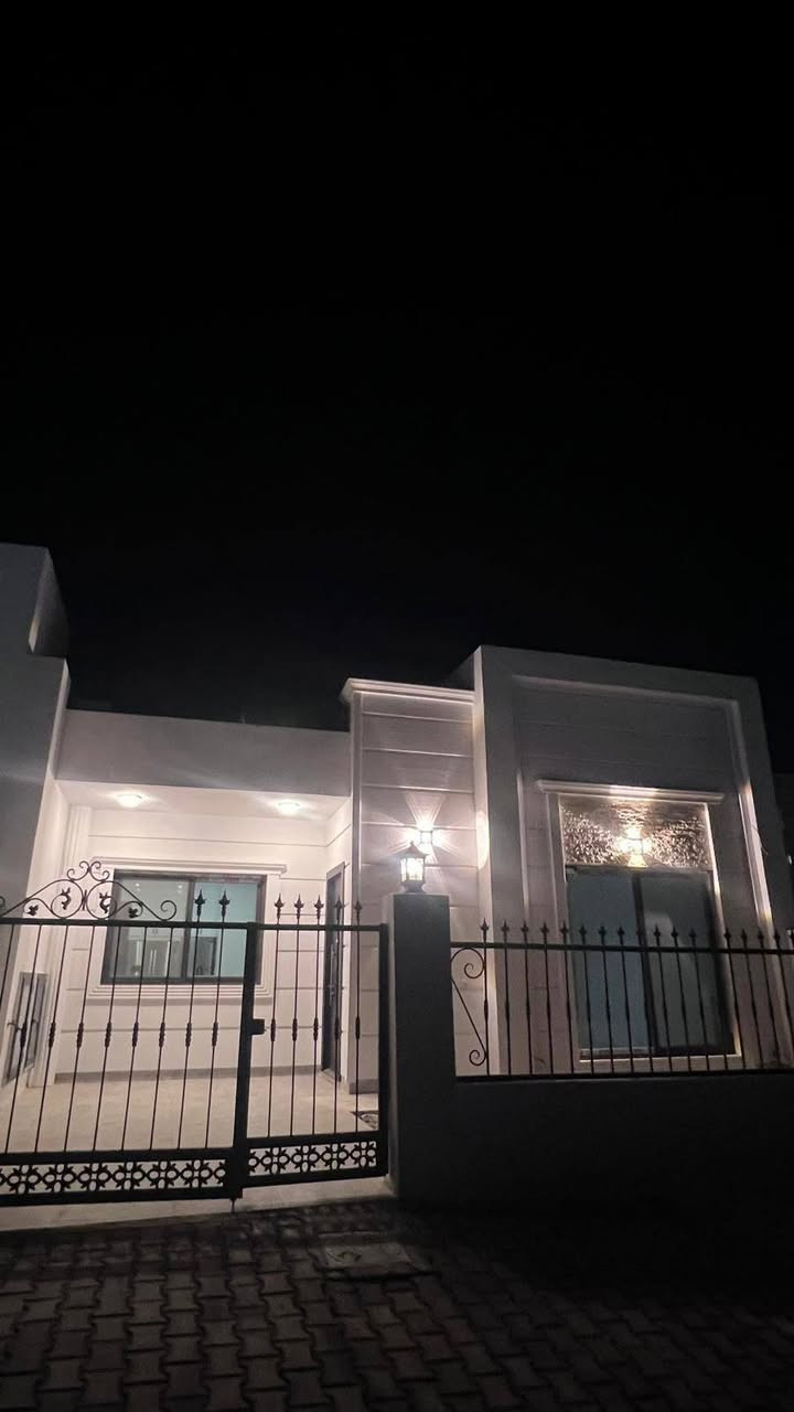 #عقار_للبيع
🏠 بيت للبيع في مجمع جوان ستي
📏 المساحة: 200م² 🏢 طابق ونصف 🛏️ 3 غرف نوم ✨ كاونترات حديثة ✨ قمريات 🌳 حديقة مرتبة
📍 كركوك – مجمع جوان ستي
🟩 للإستفسار :- يمكنكم مراسلة الصفحة: ونتشرف بزيارتكم #amlak_Madinaty
العنوان المكتب : 📍 كركوك - شارع حزب القرار التركماني او السايدين خلف محطة القدس الأهلية المؤدي الى جامع المحمدي (قرب مكوى فلاح)
العنوان الآخر للمكتب : بداية السايدين قرب جامع المحمدي في تسعين علماً أن السايدين يربط التسعين بشارع القدس
للإتصال :- 📞 @أبرز المعجبين 📞 ***********
🟥 متواجدين أيضاً على (واتس اب)
تليكرام : https://t.me/enghussein899
تيك توك : https://www.tiktok.com/@almuhandis123?_t=8nuPI9bMXGk&_r=1
المصداقية والثقة عنوان المكتب، والتعامل يكون بشكل مباشر مع المشتري في البيع.
نستقبل طلباتكم وعروضكم السكنية والتجارية بكافة مناطق كركوك.
@أبرز المعجبين #Kirkuk #كركوك #العراق
#عقار #بيت_للبيع #جوان_ستي #كركوك #طابو #للبيع #اربيل #بغداد
