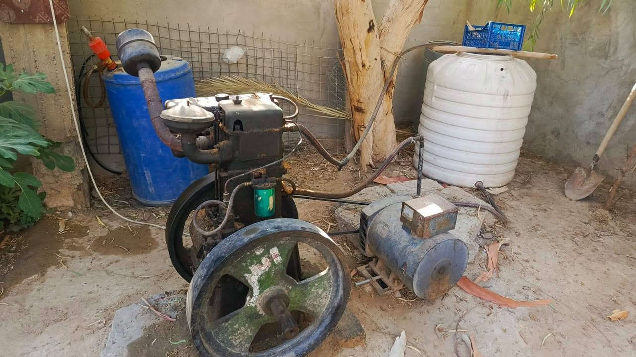 السلام عليكم
لستر للبيع
10 كيفي حجم 8 
نضيف حيل
بعده جديد
السعر 
600 وبي مجال
للاستفسار الاتصال
***********
***********
