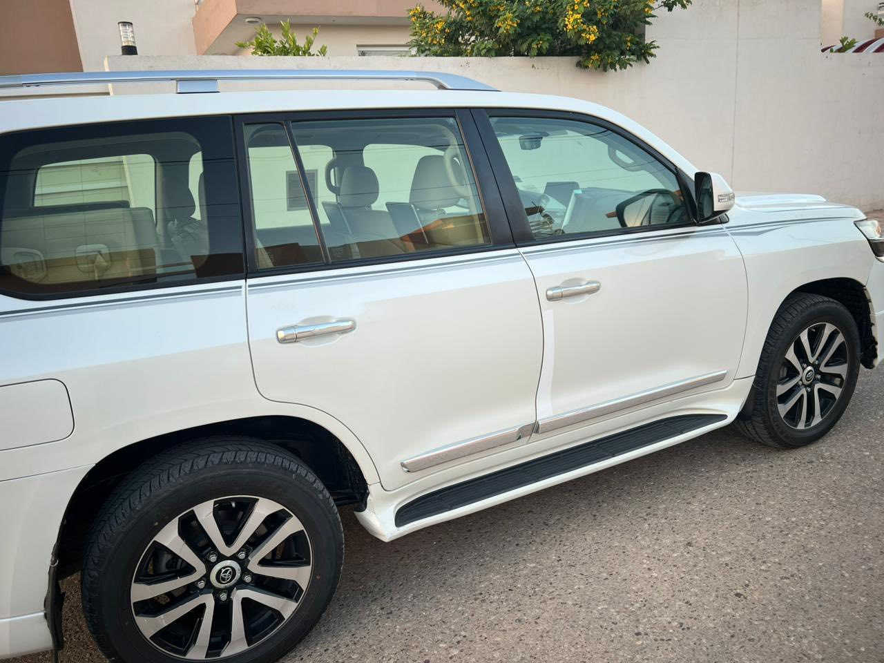 السلام عليكم
GXR   

كراند تورنك SAS

سيارة فول مواصفات 

ماشيه 150km

بيها جاملغ ايمن مرشوش اثر شخوط

صور السونار مرفقه بالمنشور
سعر 470 وبيها مجال بسيط  

للتواصل ***********
