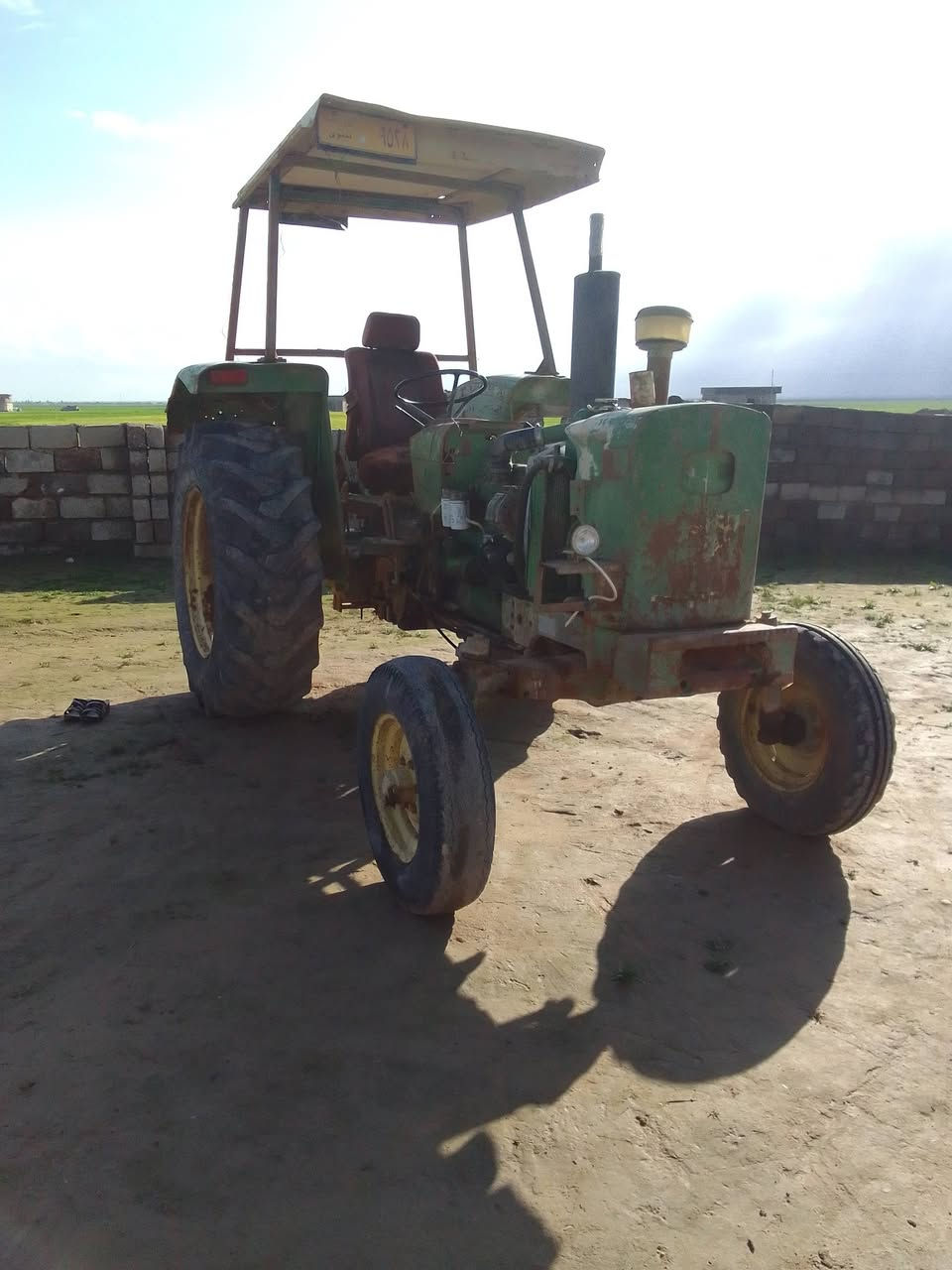 السَلٱمٌ عـَلـْيگم للبيع تركتر جوندير موديل 79 رقم نينوى محرك ستندر لٱ نفخ ولا صرف كير شرط اكسن شرط كلو شغال ***********  *********** العنوان موصل
