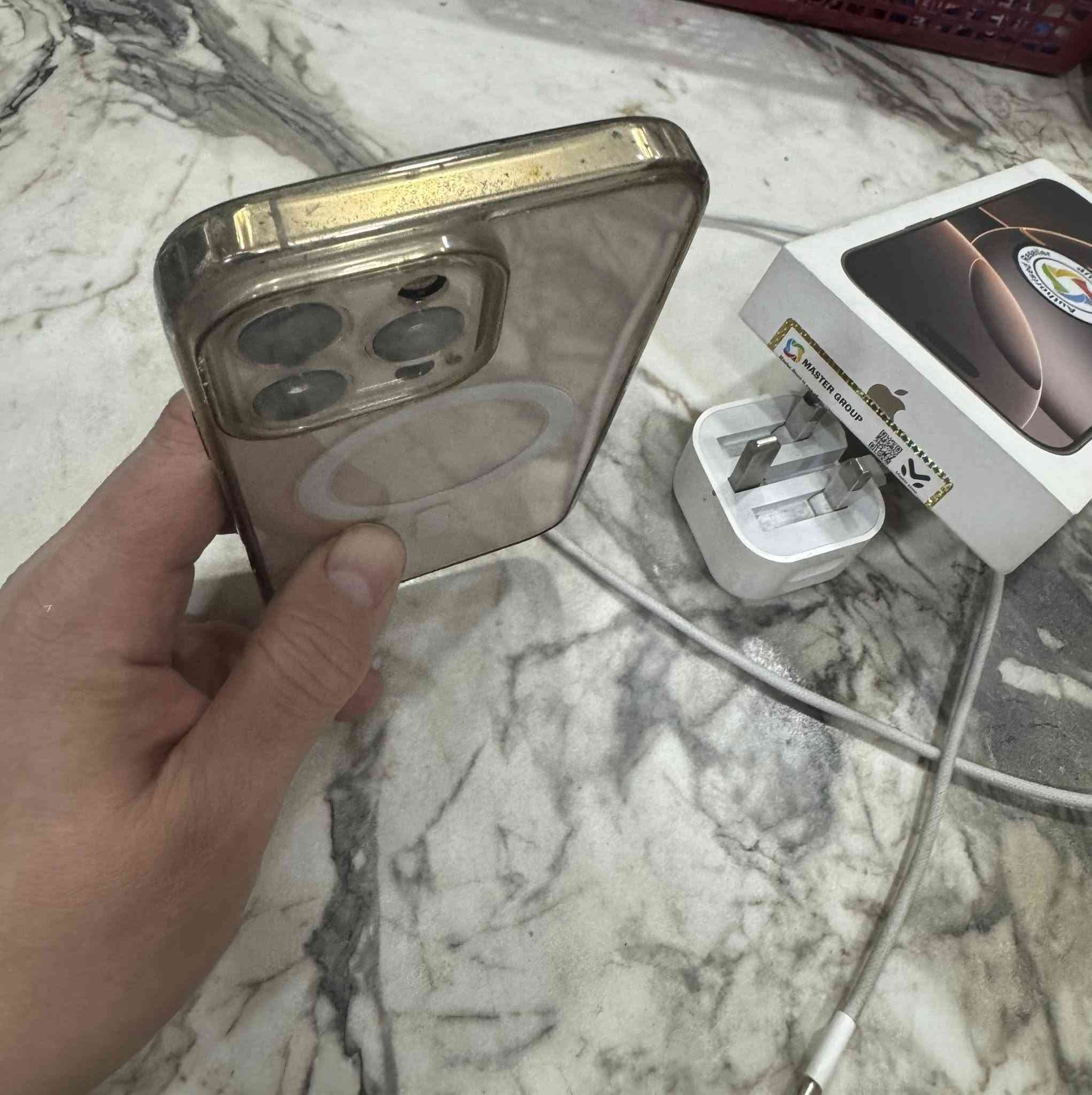 السلام عليكم للبيع آيفون 16بروماكس نظيف جدا اخو الجديد قفله مليون ونص مكاني بغداد للتواصل ***********
