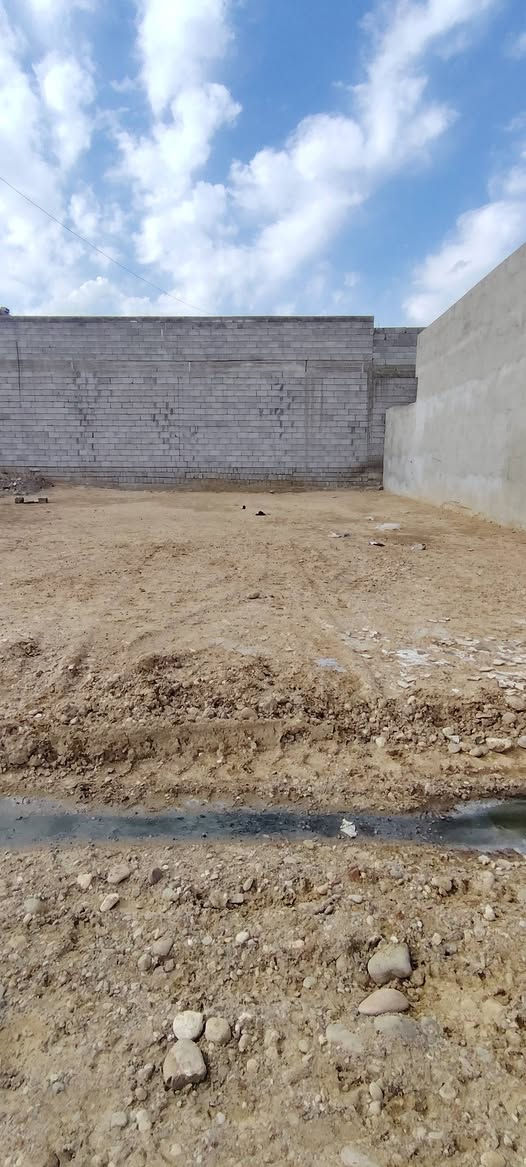 عقارات الهاشمي حي القوسيات 
قرب مدرسه الصينيه مساح 200متر السعر 24مليون وبي مجال الاستفسار على الرقم وتساب 
*********** 

***********
