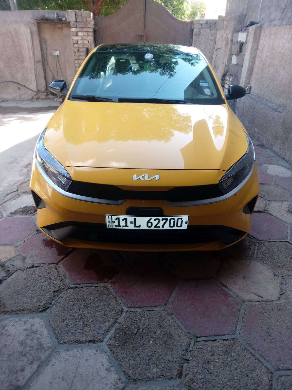 فورتي وارد أمريكي الحادث مثل ما موضح بالصور الجاملغ الخلفي شطح مثل ما بالصورة فقط بدون دواخل مكان السيارة بغداد العبيدي السعر155وبيه مجال رقم الموبايل***********
