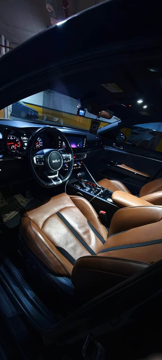 كي فايف Gt
2500تيربو صاروخ 
2024 فول اعلى فئة 5 كاميره داخل جوزي كشن حار بارد الخ…
ماشيه 40 الف
بيها جاملغ خلفي وباب مبدل بلاديً بجم كبس
 بدون نواقص 
217 وبيها مجال قليل
مكانها اربيل 
*********** أربيل, العراق
