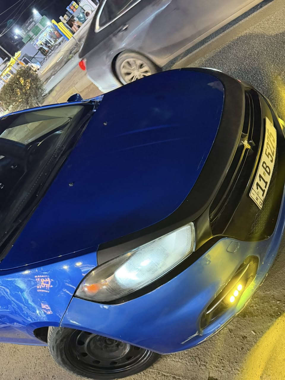 السلام عليكم ورحمة الله دوج دارت مو ديل 2015 السيارة حلوة جاهزة من كلشي تايرات جدد صدر جديد اذاين جدد علية ادامة كاملة لل محرك كير كفالة مكينة 2000 السيارة كاعدة لايت زنون  شاشة ذكية للسيارة تحكم جهتين عداد كيلو متر. لكتروني. السيارة   السيارة بيها 12 ايرباك كلهن سليمات. السيارة بيها بنيد بارد واملغات ثنين بارد وصبخ شبر. بل جاملغ الخلفي بدون قطرة دواخل عنوان الدورة حي الصحة. سعرها 87 وبيها مجال لل طيبين. تعال كلب بيخ خير وتدلل  ***********
