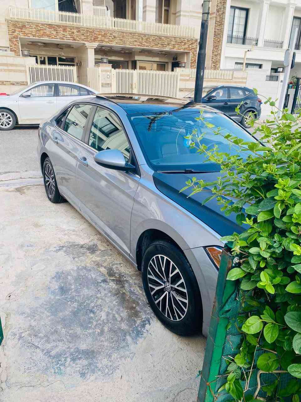 Jetta 2021 se plus 
جیتا   مۆدیل ٢٠٢١ 
مواسفات se plus 
گیر مکینه بشرت
رەقەم سنوئ نوئ تا ٢٠٢٩
٦٧ هزار میل رۆشتیه
گێرەکەی تەپەی هیه 
٥ پارچەو هەردوک شانی تەنها کلێرە 
بئ داخلی بەشەرت بەشەرت 
سعر ١١٦$ 
*********** أربيل, العراق
