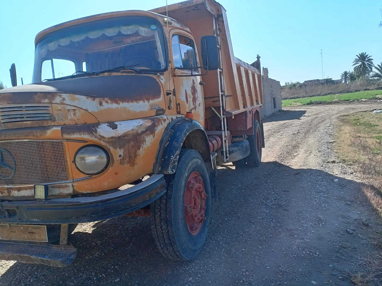 السلام عليكم للبيع اقجم ٨٢  الاتصال ***********/***********
