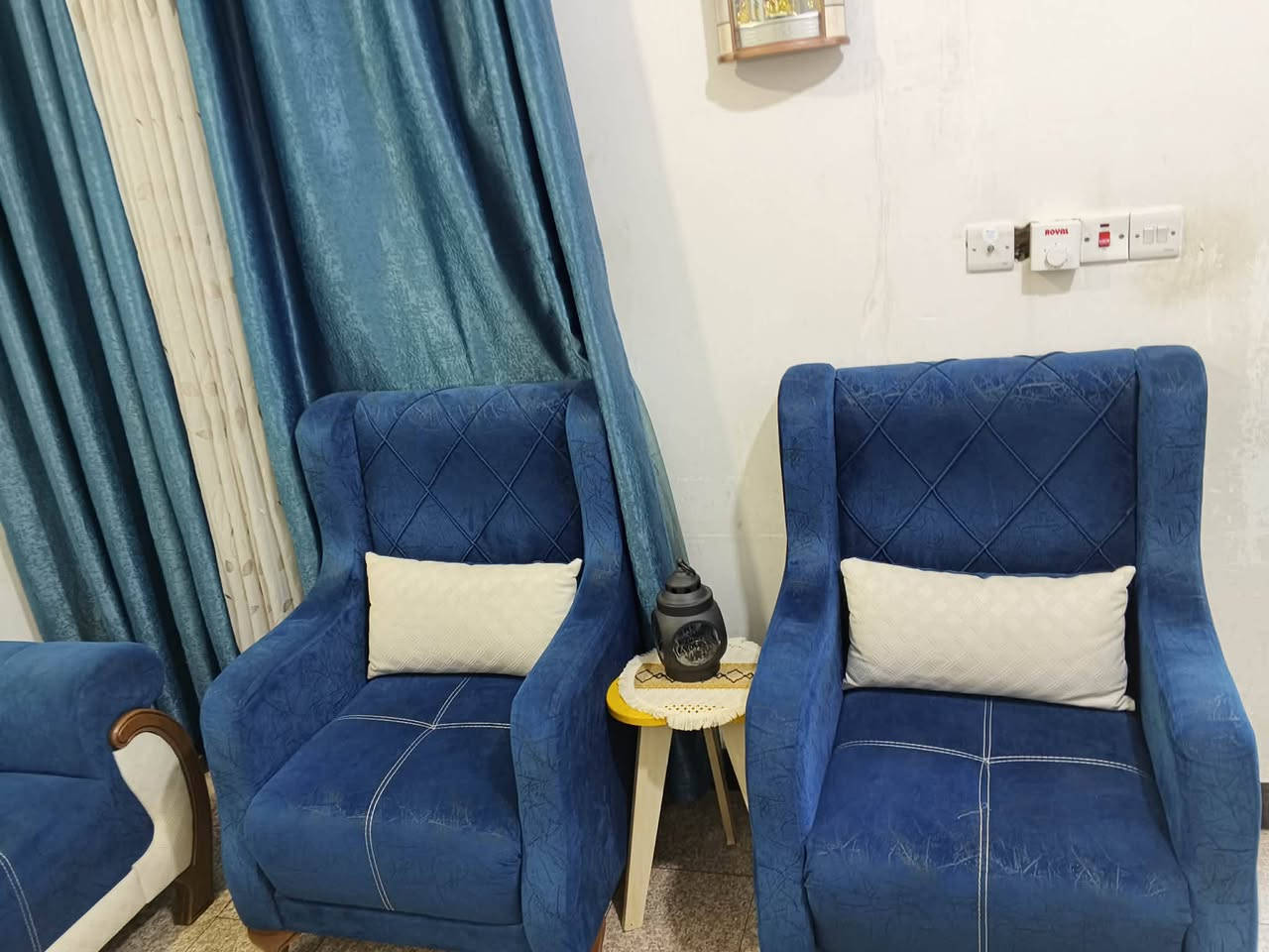 تخم قنفات ٧ مقاعد نضافته ٩٠٪  استعمال قليل البيع بسبب ضيق المكان اي استفسار من صاحب التخم هذا الرقم متوفر واتس ***********
