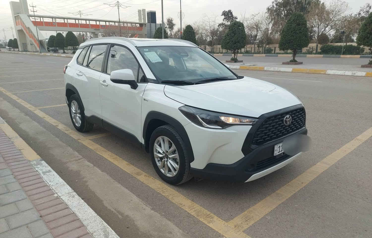 السلام عليكم إخوتي الأعزاء 
للبيع كورلا كروس موديل ٢٠٢٥ رقم بغداد ماشية ٢٢ السيارة بوضع الوكالة مكفولة كفالة عامة من كلشي لا شخط ولا بارد ولا تكحيل مكانها بعقوبة سعرها ٢٦٧٠٠ للإستفسار ***********
