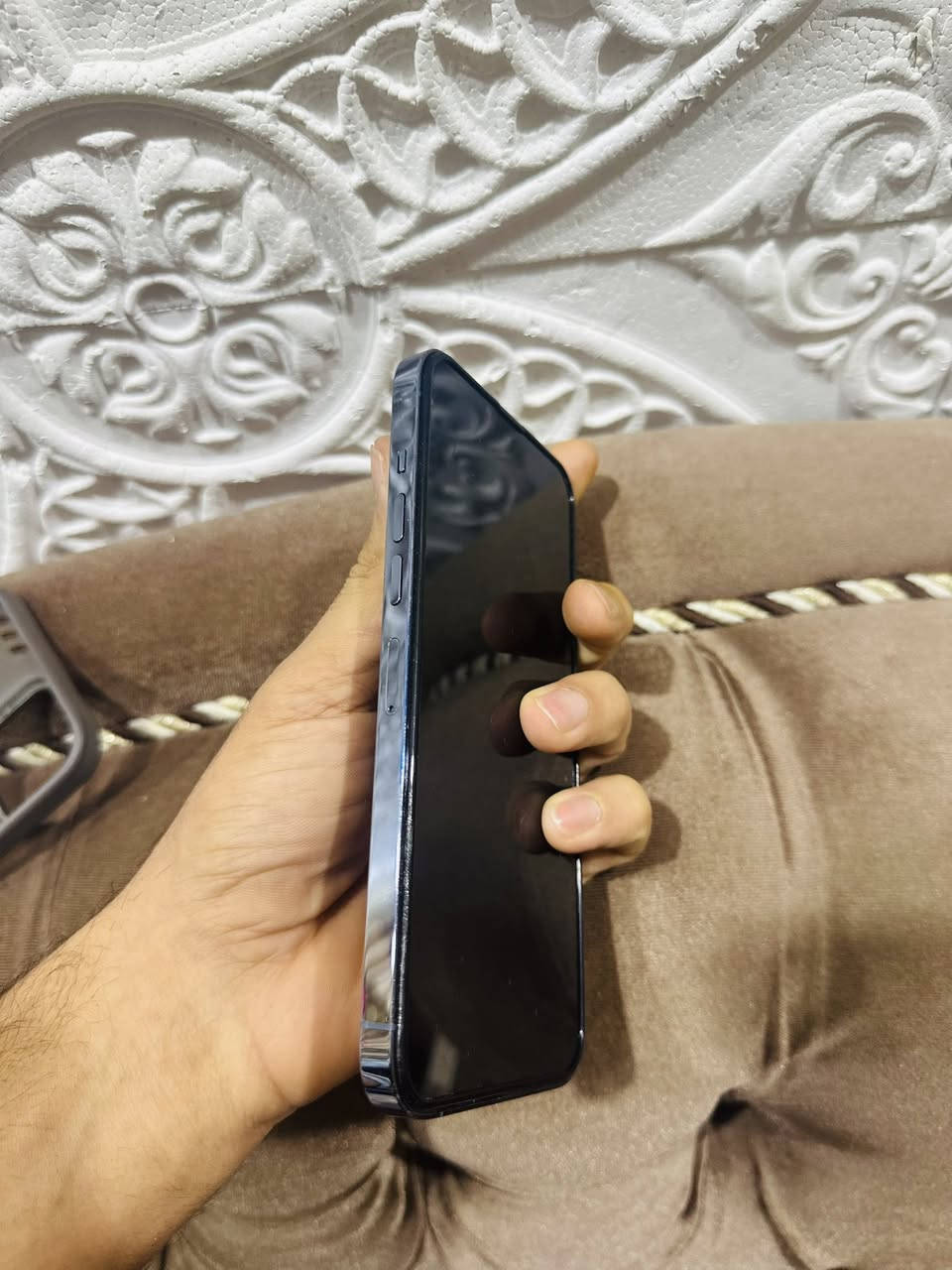 سلام عليكم
iphone 13 pro max 
13 برو ماكس 
(شرق اوسط) 
ذاكره (256)
بطاريه (100%) مبدله 
فقط الضهر مفطور
السعر ( 500) 
***********
