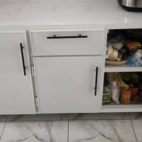 كاونتر للبيع متر ونص ضرر بس هاي الباب لي بل صوره والباب موجوده السعر 2...