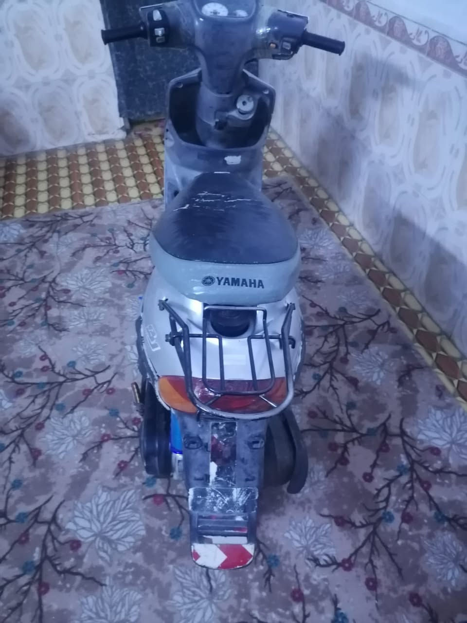 سلام عليكم دراجه 9 زروف للبيع توه مجفته بس يرادلهه كابريته دراجه كلهه شغاله كهربائيات. كلهن شغالات  سعر 250 وبيهه مجال رقمي واتساب ***********
