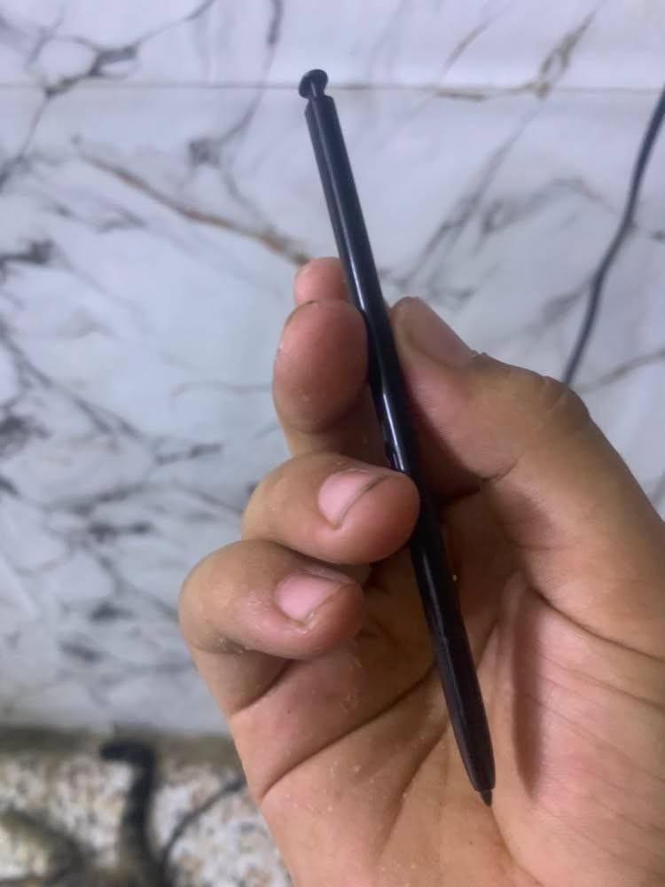 للبيع كلشي مابي كفاله عامه بس ضهر مكسور ب10 الاف اذا ماعندك اني انطيك 

ويا قلم وحافظه 

يشغل ببجي 90 فريم 

تجي شاشه منحنيه 

ذاكره 128

اذا اكول مراوس ايفون  اراوس 

السعر 350 

المكان بغداد


**إذا كنت صاحب هذا الإعلان وتريد حذفه لأي سبب، رجاءا أرسل رسالة إلى الدعم الفني**