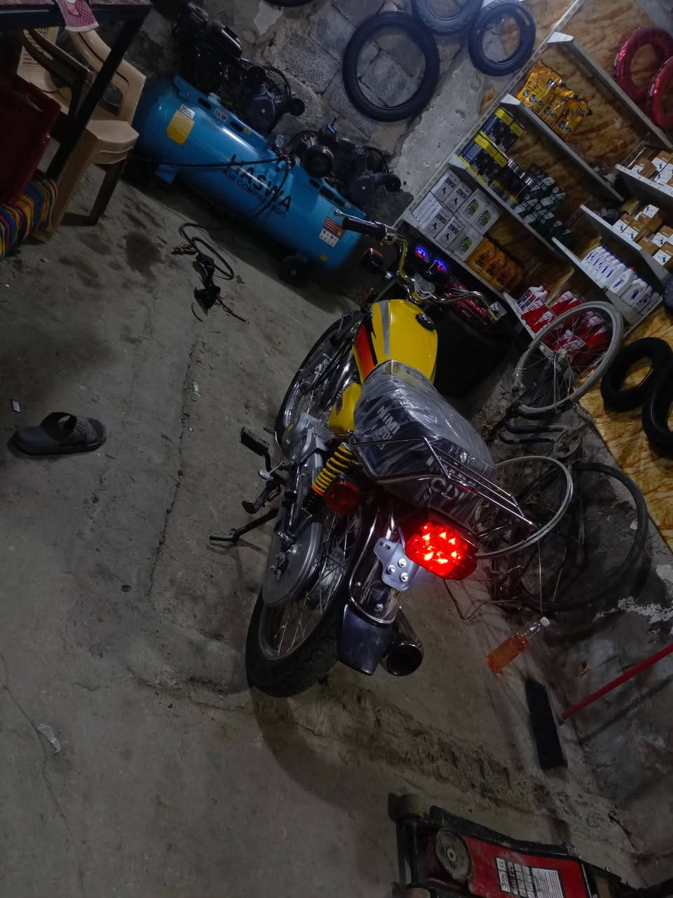 سلام عليكم دراجه للبيع نامه متياز مديل 25لدراجه نضيفه لسعر 750 وبيه مجال قليل ***********
