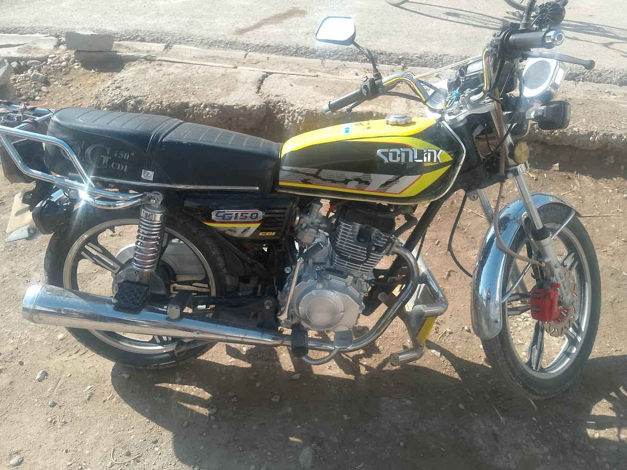 سونك 24 نضيفه محرك كفاله اوراق موجوده
السعر 625 وبي مجال 
الخالص هبهب
***********
