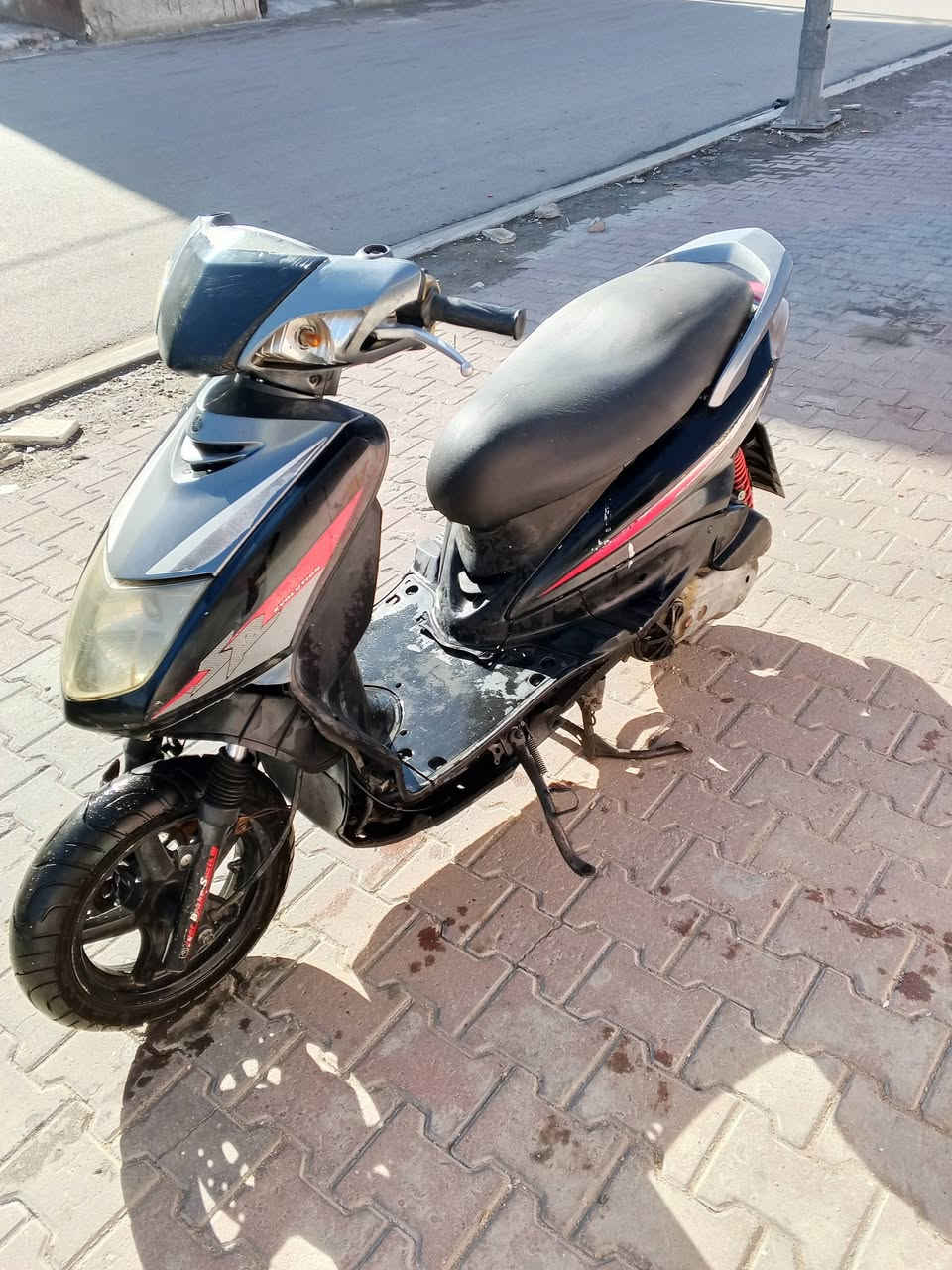 السلام عليكم شباب دراجة سكنس. نثية كلها ختم واحد 13 كورية الدراجة 
نواقص بسيطة مثل مموضج بل صورة. 
‏‪***********‬‏ مكاني. بغداد. جامع إلنداء
