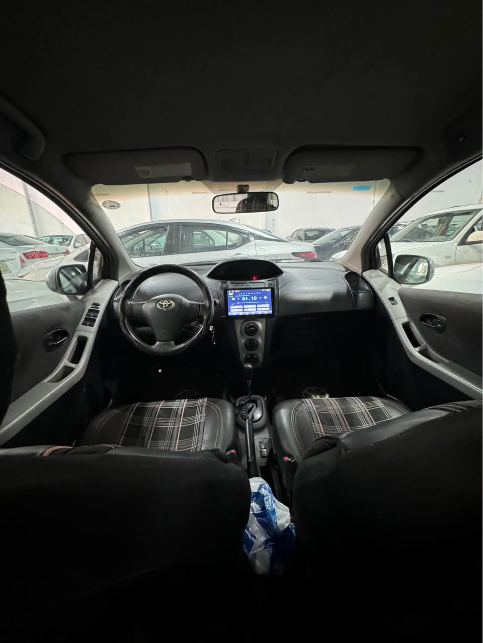 یارس مۆدیل 2010 گێڕ و مەکینەو تەقەو رەقە بە شەرت ڕەقەم و سەنەوی نوێیە دوو پارچەی بۆیاخە بی لیدران سعری 73 وەرەقە و کەمەک مەجال
*********** أربيل, العراق
