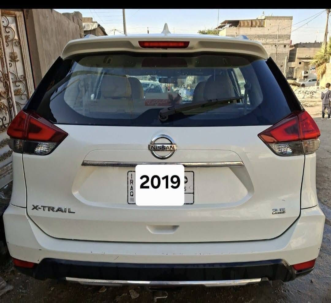🚙✨ نيسان اكستريل خليجي 2019  

🛡️ مكفولة من الصبغ والضربة  
⚠️ ملاحظة: فيها شخوط بالباب الخلفي جهة السائق  
👨‍👩‍👧‍👦 7 راكب – ماشيه 140 ألف كم  
❄️ تبريد + تدفئة  
📷 كاميرا خلفية + حساسات  
✨ إشارة ترحيب جانبية  
🎛️ تحكم ستيرن  

📞 للتواصل: ***********  

💵 السعر: 155 وبـ يمجال  

#نيسان_اكستريل_2019 #نيسان #سيارات_للبيع
