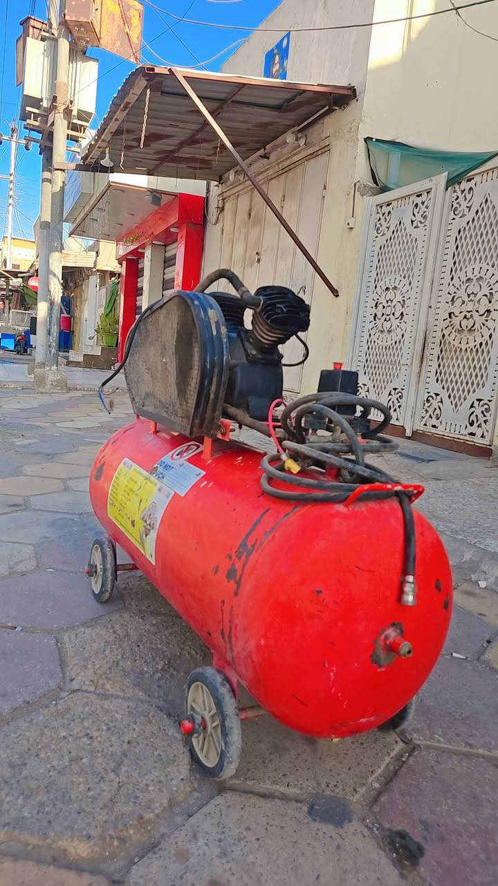 كمبريسر حجم 250لتر شرط الفحص ماطور كهرباء نحاس سنگل 
السعر 350
ميسان العمارة 
للاتصال ***********
