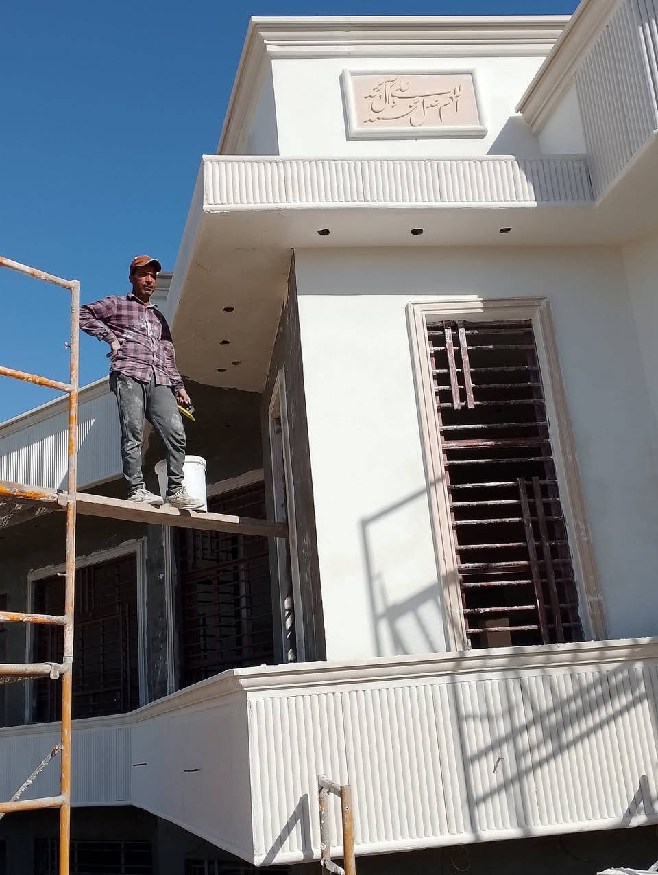 خلفه متفرغ حاليا لبخ سمنت ناعم خشن تصفير مساطر نثر تقليف لواجهات بلحجر كوبلنان وطلس وصبغ كافت انواع الواجبات شقل درجه اولى ***********
