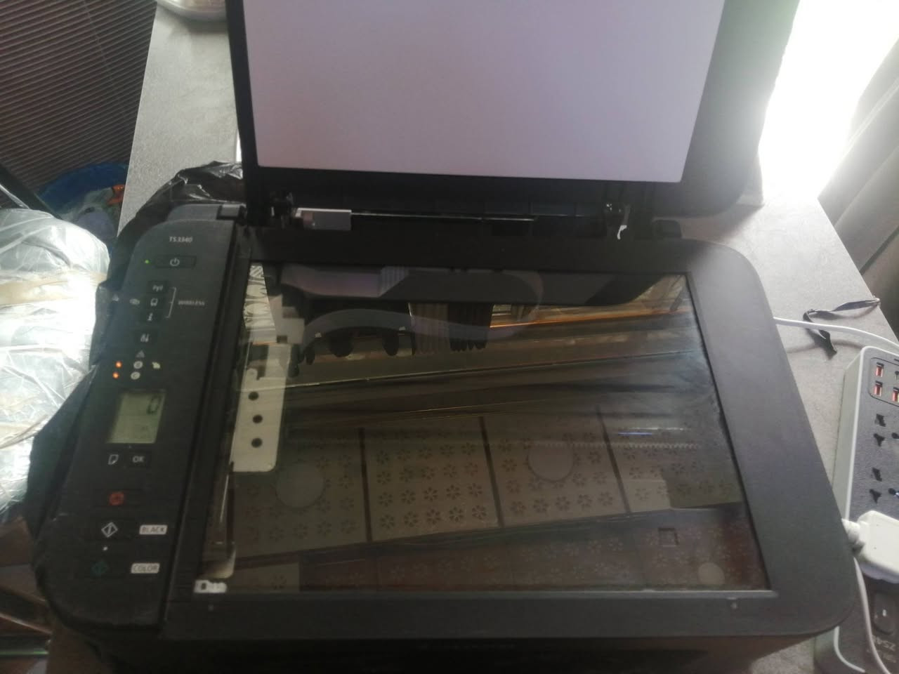 طابعة كانون 3340 
نظفية وشغاله 
نقصها فقط حبر وقرص تعريف 
سعرها 50 الف 
مكاني نجف 
***********
