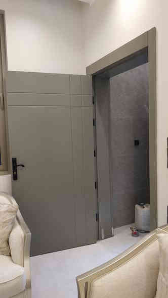 نجارة أحمد لعمل الابواب الخشبيه الحديثه والمحجرات الدرج 
***********
ناصرية السيف قرب مدرسة الكرامة
