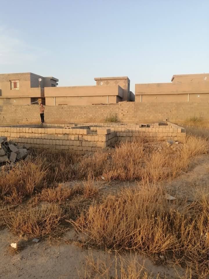 السلام عليكم ورحمه الله وبركاته يوجد قطعه ارض للبيع داخل قضاء العلم بالقرب من معمل سلوان  مساحة 250 م.  ويوجد فيها أساس تكعيب . للاستفسار الاتصال على الرقم ***********
