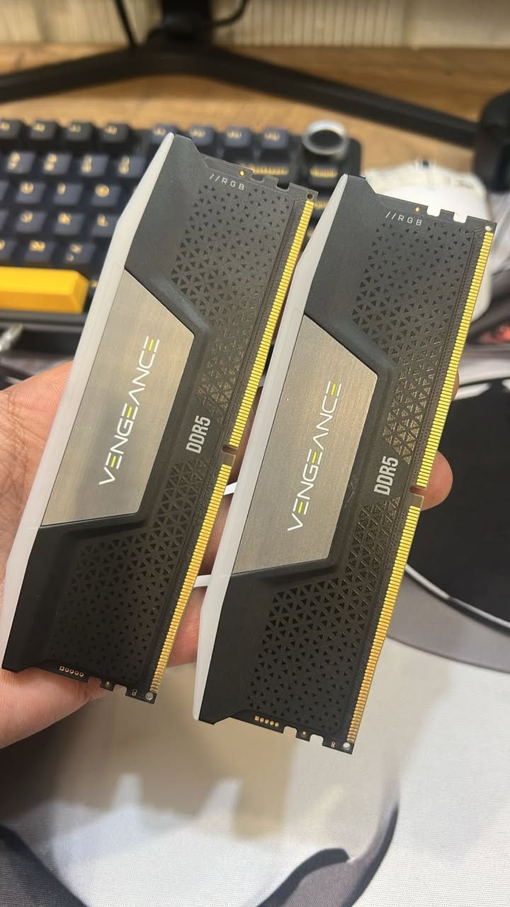 السلام عليكم
اخوان كومبو لطيف للبيع ..
Z-790ASUS PRIME A WIFI DDR5
INTEL I7 12700F
RAM CORSEIR VENGEANCE 2*16 32g 6400
السعر 1.000.000 وبي مجال بسيط ❤️


**إذا كنت صاحب هذا الإعلان وتريد حذفه لأي سبب، رجاءا أرسل رسالة إلى الدعم الفني**