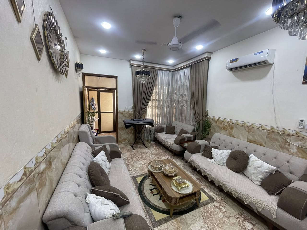 🏡 للبيع – منزل سكني مميز 🏡

📍 بغداد – حي الجهاد – مدخل 895
📐 المساحة: 100 متر مربع

✨ مواصفات المنزل:
🔹 3 غرف نوم
🔹 استقبال واسع
🔹 خدمات عدد 2
🔹 تصميم مريح ومناسب للعائلة

📞 للاستفسار والمعاينة:
***********

🌟 منزل بموقع جيد وسعر مناسب، فرصة للسكن أو الاستثمار.
للمزيد من التفاصيل يرجى الاتصال على الرقم أعلاه. 🏡✨
