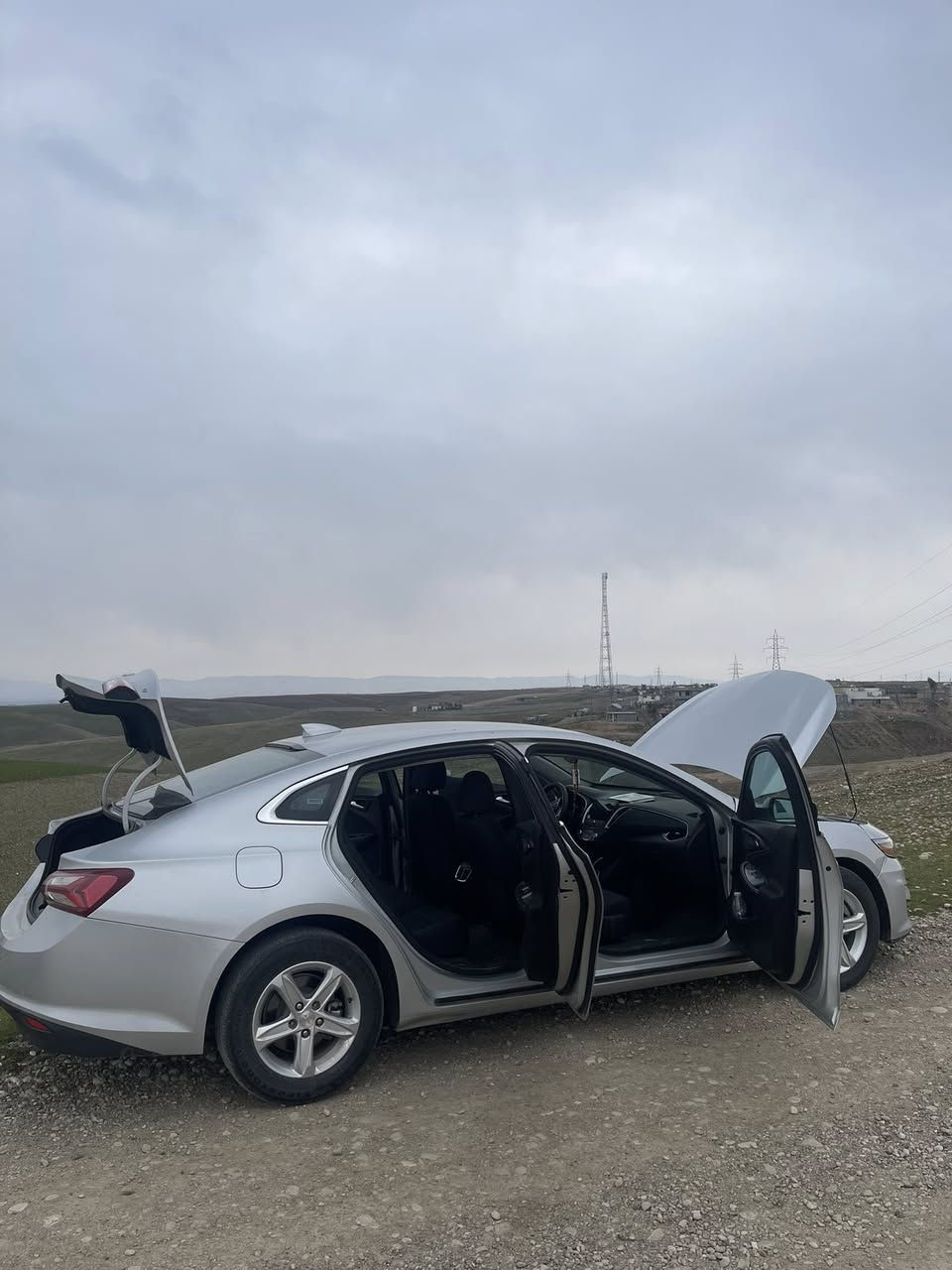 السلام عليكم 
ماليبو

موديل 2022 LT

رقمها بغداد تريد  وكاله او تحويل 

المواصفات

محرك 1500 تيربو

بصمه تشغيل 

كشنات تدفئه + كهربائيه

تبريد قطعتين امامي و خلفي 

شاشه كبيره تدعم Android Anto /play📲

خرائطGps 📍

كامره خلفيه

كروز مثبت سرعه

شاشة ظبط و اعطال بالدشبول

مانع انزلاق

تراكشن 

سياره كير مكينه مكفولات ومبي نقص برغي سياره جاهزة من كل نواحي

السونار مرفق مع الصور واي استفسار رقمي موجود

مكاني ديالى بعقوبه

***********
