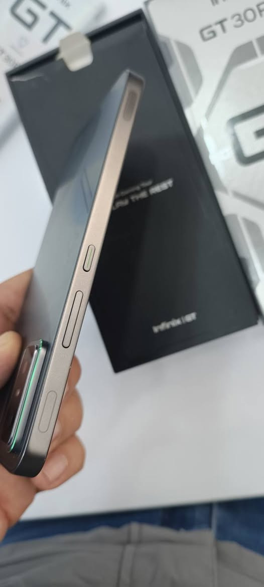 جي تي 30 برو ذاكرة 256 رام 24 شاشة 144 هرتز بطارية 5500 بوبجي 120 فريم جهاز اخو الجديد مستخدم قليل شخط ما بي غراضة كامل ويا بلادي وبي شفتات للالعاب شراي تعال خاص او اتصل *********** كركوك, العراق
