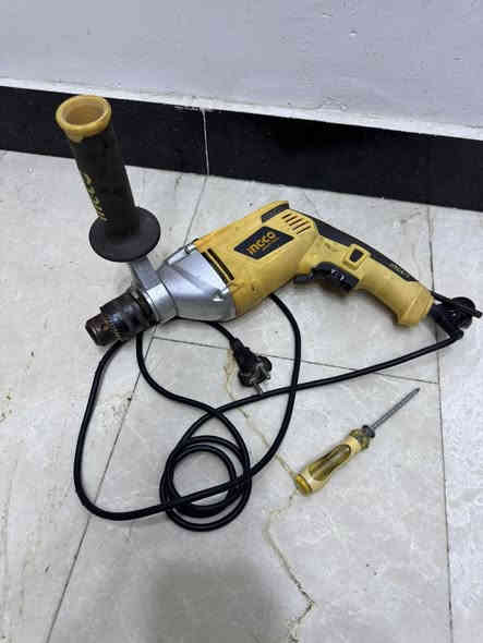 البيع ثلاثتهن ب ١٠٠
الكوت
تلفون ***********
