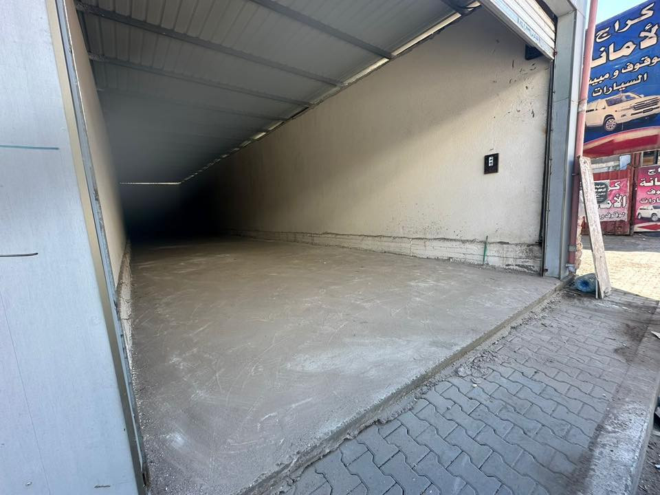 السلام عليكم يوجد محل لإيجار ويصلح مخزن في البصرة _شارع الوطن المساحه 180 متر للتواصل: ***********
