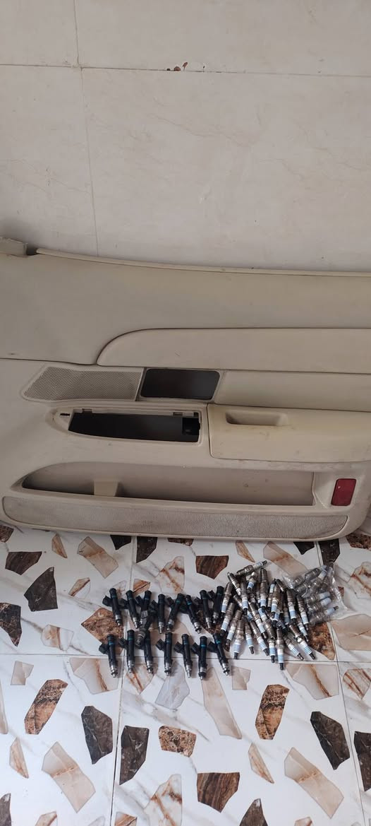 من رخصة الأخ مدير الكروب غراض فورد فكتوريا تفصيخ الشراي خاص او اتصال ب الرقم *********** واتساب نفس الرقم
