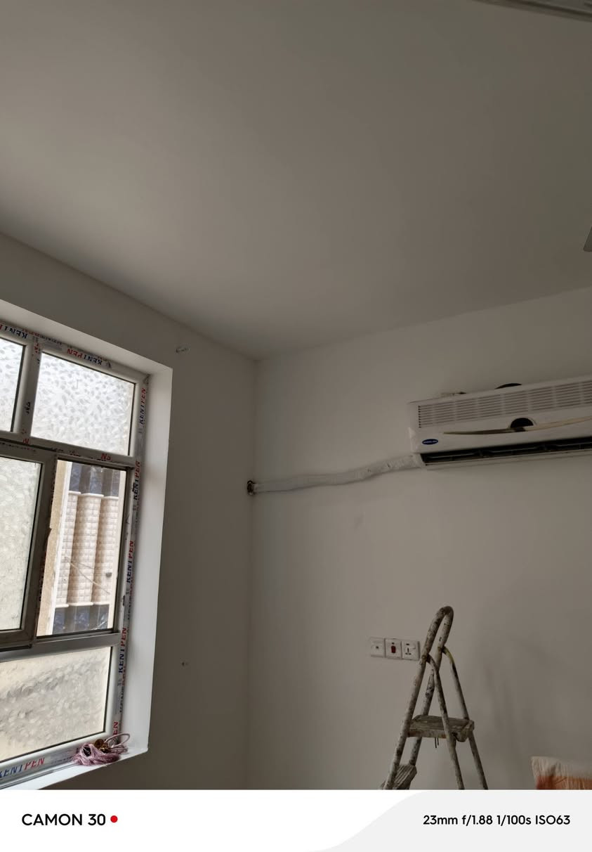 نعمل داخل كربلاء/***********
تصليح وصبغ جدران صبغ واجهات 

ديكورات جبس وسحبات 

بديل رخام بديل خشب 

صبغ حديد كافت انواعه 

شغل درجه اولى اسعار مناسبه
