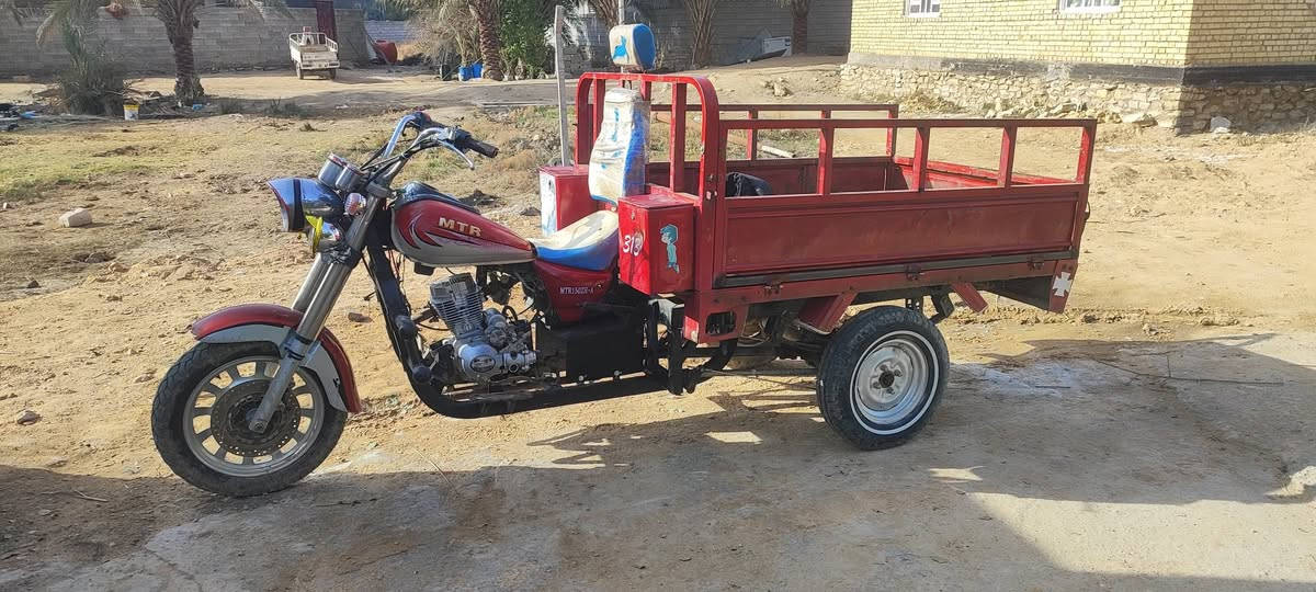 ستوته  2016 اوراق اصوليه  مكفوله ونضيفه 
سعرها 1350 مكاني رميثه والشراي يتصل 
***********
