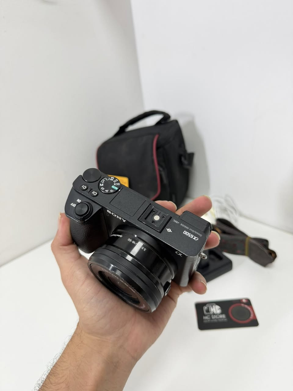 ⁨	✨ Sony A6500 + عدسة 16-50mm
كامرة احترافية مناسبة للتصوير الفوتوغرافي والفيديو وصناعة المحتوى 🎬

🔹 نظافة الكامرة: 95٪؜
🔹 الشتر: فقط 30 ألف
🔹 تصوير 4K Ultra HD
🔹 فوكس سريع جداً مع تتبع احترافي 🎯
🔹 شاشة متحركة للمساعدة بالتصوير
🔹 تثبيت داخلي 5 محاور لتصوير ثابت واحترافي
🔹 أداء قوي بالتصوير الليلي والإضاءة الضعيفة 🌙
🔹 حجم خفيف وسهلة للحمل والتنقل

🎁 الملحقات:
✔️ جنطة
✔️ شاحنة
✔️ حزام
✔️ بطارية بلادي
✔️ رام 32GB هدية

💰 السعر فقط: 885 ألف

🚚 متوفر توصيل لجميع المحافظات

📩 للاستفسار أو الحجز مراسلة الصفحة مباشرة

#SonyA6500 #سوني #كامرات_مستعملة #كامرة_احترافية #تصوير كامرات Sony تصوير_فوتوغرافي صناع_المحتوى 4K⁩


**إذا كنت صاحب هذا الإعلان وتريد حذفه لأي سبب، رجاءا أرسل رسالة إلى الدعم الفني**